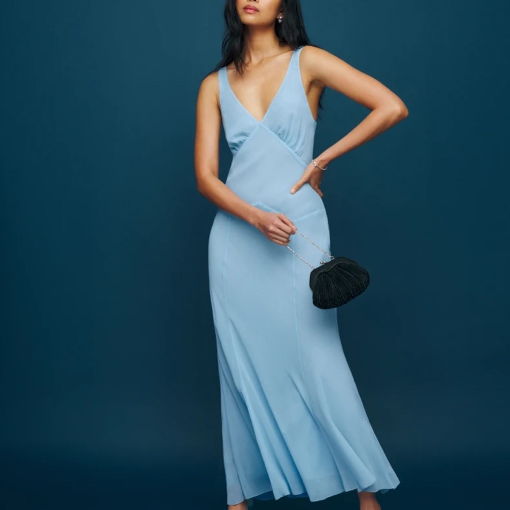 Elegant Blue Sleeveless Dress